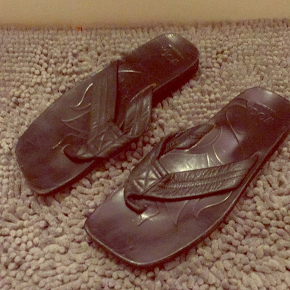 Black leather Woo sandals. - Picture 1 of 6